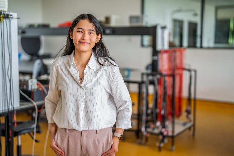 Empowering our next generation of female engineers in partnership with CQUniversity Empowering our next generation of female engineers in partnership with CQUniversity