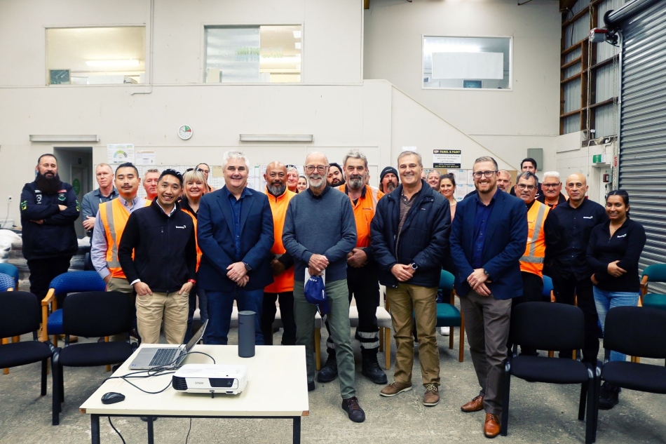 Auckland Mayor Wayne Brown Commends the Downer North Rural Team for Innovative Road Maintenance Auckland Mayor Wayne Brown Commends the Downer North Rural Team for Innovative Road Maintenance