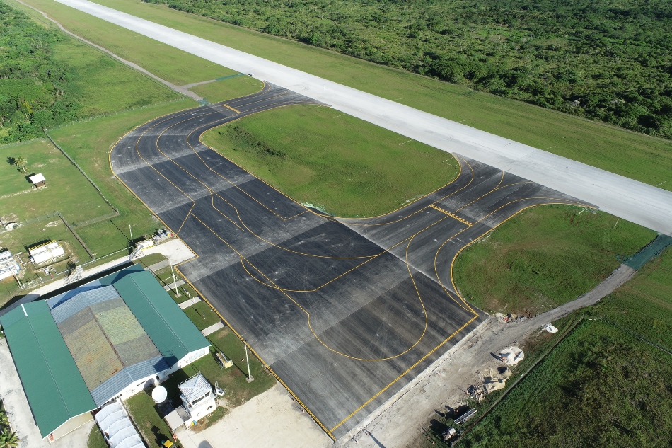 Celebrating Official Opening of Niue Hanan International Airport runway upgrades Celebrating Official Opening of Niue Hanan International Airport runway upgrades