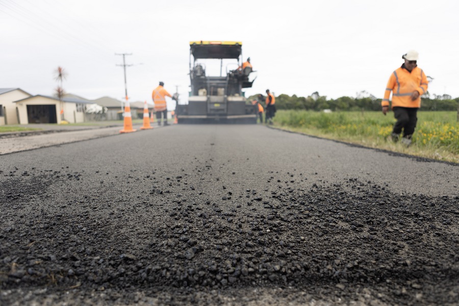 Road Science launches Bio Bind - a pioneering innovation for sustainable roading Roading team lays Bio Bind bitumen-alternative on New Plymouth road