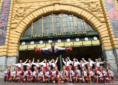 Downer sponsors Ukraine fundraiser