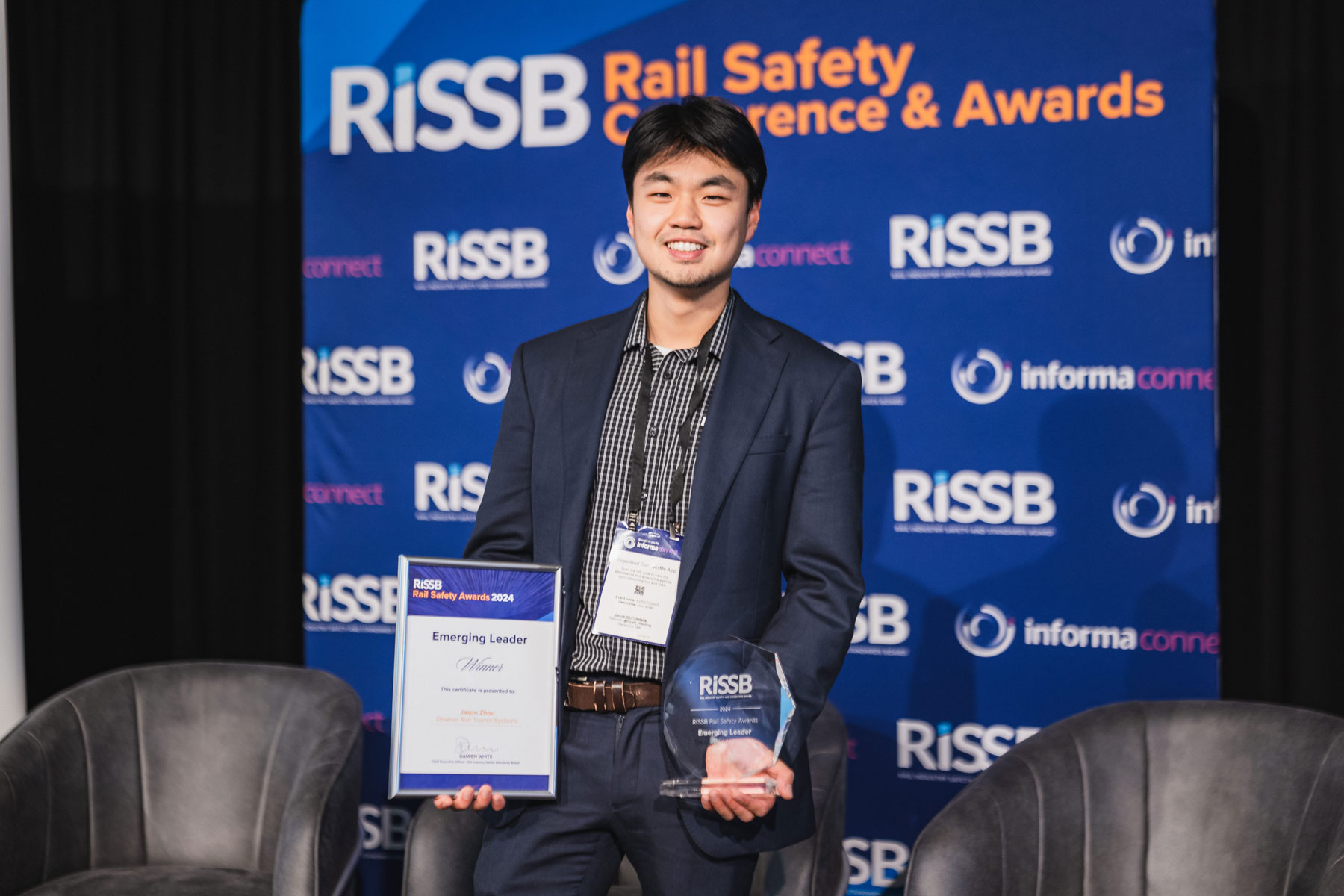 Jason Zhou awarded as Emerging Leader in Rail Safety Jason Zhou awarded as Emerging Leader in Rail Safety
